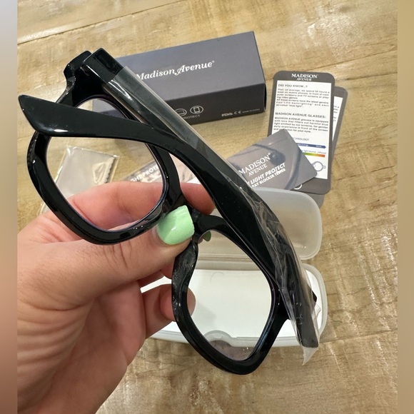 Madison Avenue blue light blocking glasses oversized Uv protection computer - Picture 10 of 16